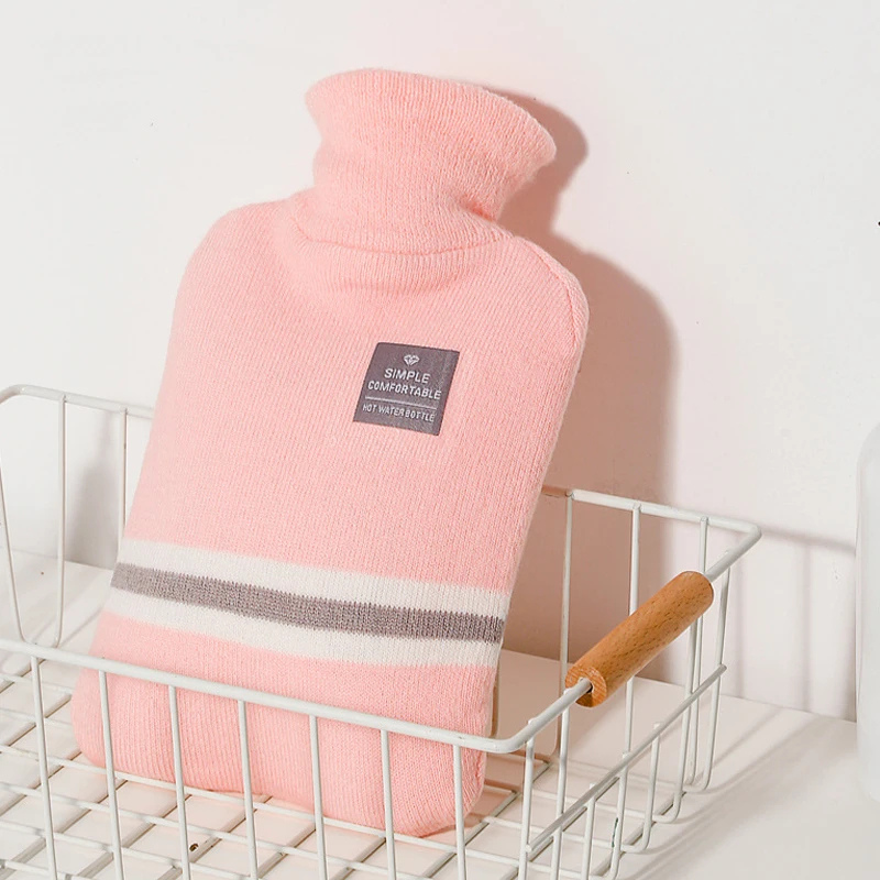Bouillotte à eau 2L | 6h de chaleur, housse style pullover - Miss Bouillotte