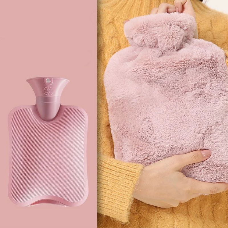 Bouillotte à eau 2L | 6h de chaleur, housse en fourrure grise ou rose - Miss Bouillotte